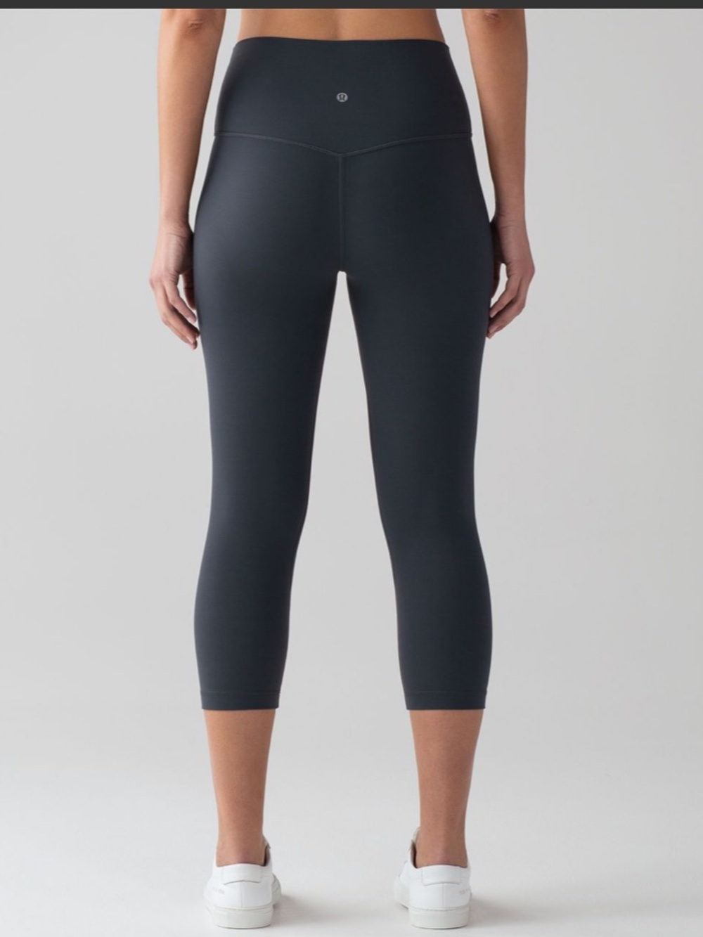 Lululemon Sz 4 Align Crop *19" Dark Blue EUC